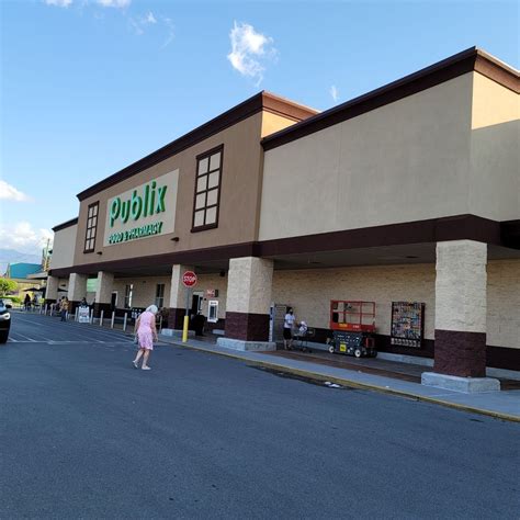 Publix near gatlinburg tn - Parton's Deli, Gatlinburg, Tennessee. 16,200 likes · 1,038 talking about this · 1,521 were here. Built in the 1940's and in business since 1974 Parton's Deli has been an Icon in Gatlinburg for clos 